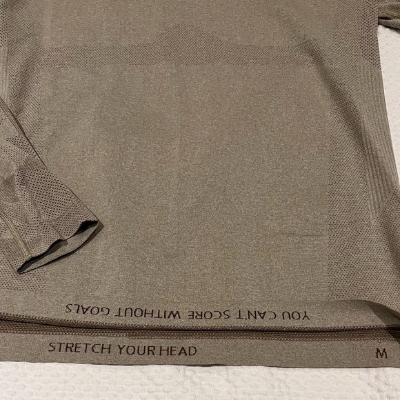 Mens very gently worn Lululemon shirt. - Picture 2 of 3